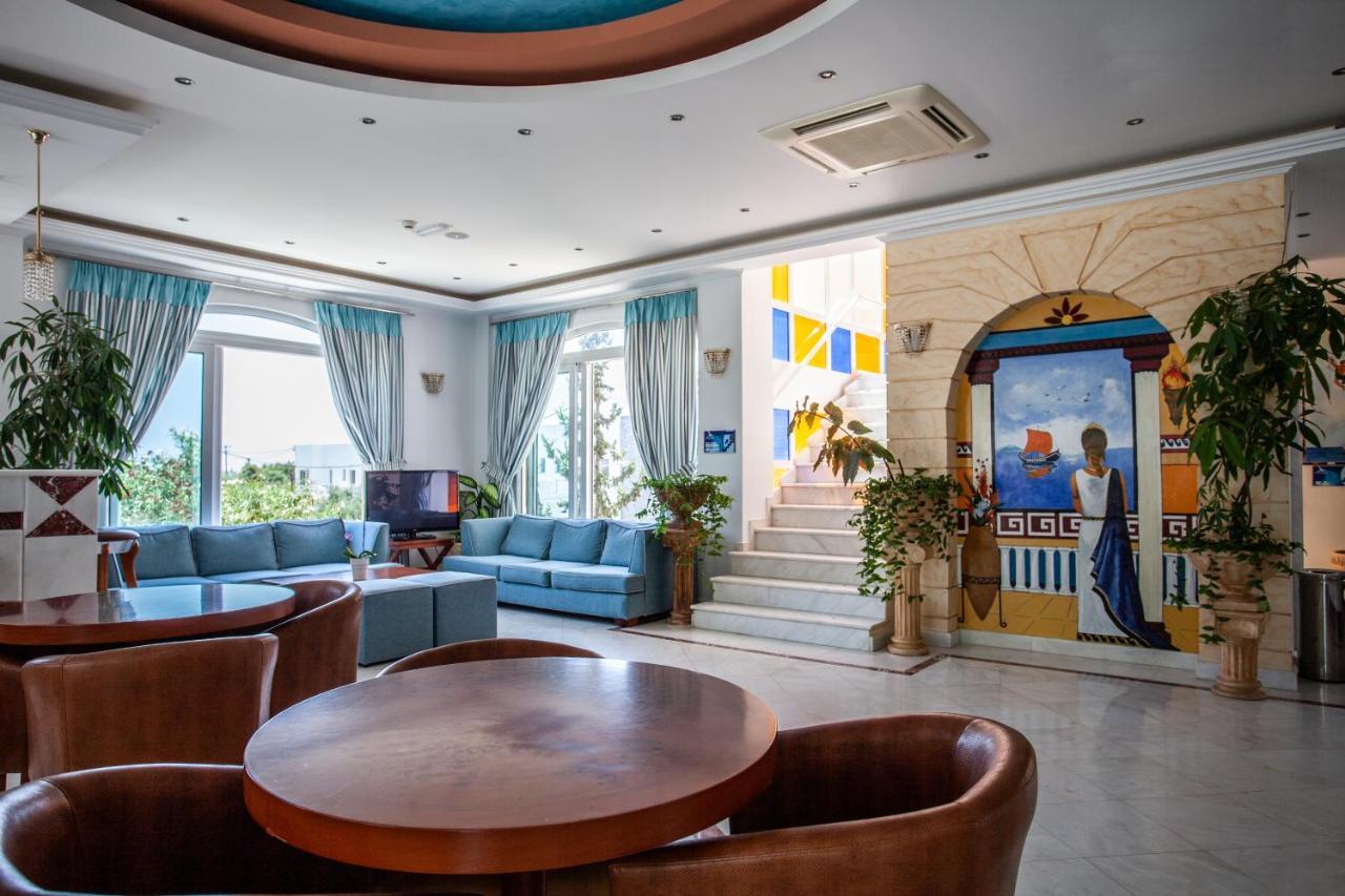Porto & מלון פלאקיאס